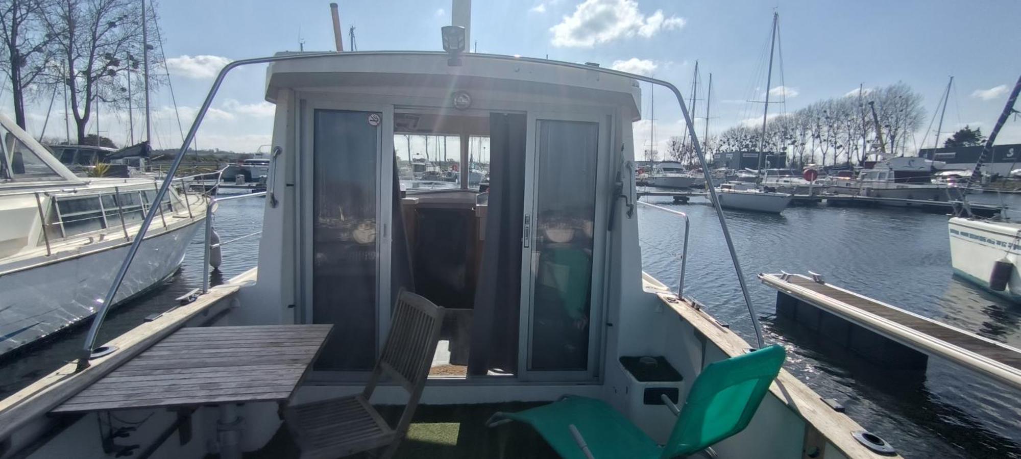 Nuit Insolite Sur L'Eau Au Port De Ouistreham Hotel Buitenkant foto